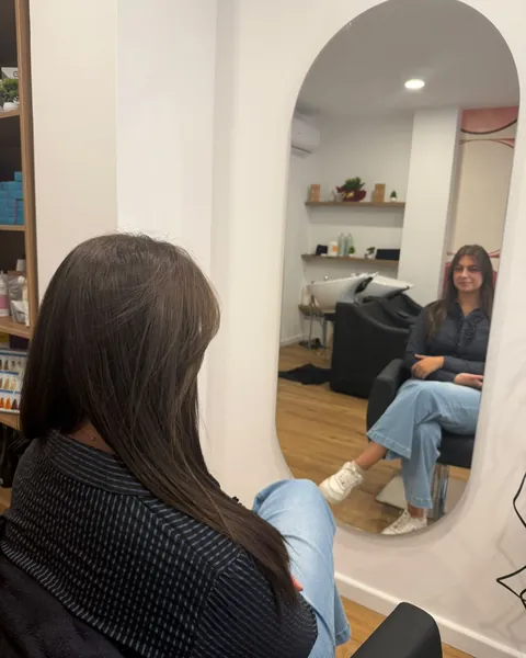 Capelli lunghi lisci e lucenti